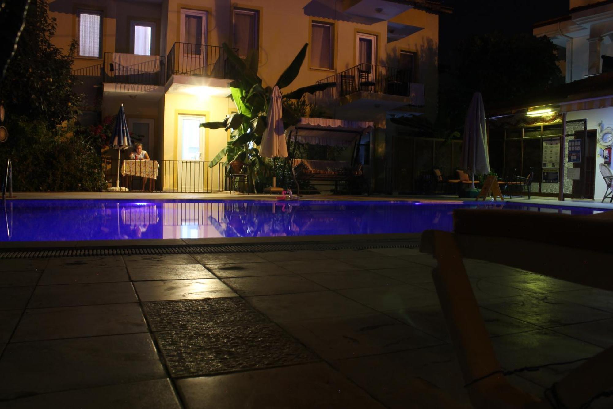 Sarihan Apart Otel โอลลุนเดนิซ ภายนอก รูปภาพ